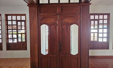 CASA EN RENTA PRIVADA COUNTRY CLUB, COLONIA VERSALLES, TEPIC, NAYARIT