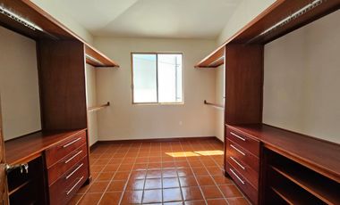 CASA EN RENTA PRIVADA COUNTRY CLUB, COLONIA VERSALLES, TEPIC, NAYARIT