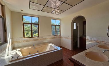 CASA EN RENTA PRIVADA COUNTRY CLUB, COLONIA VERSALLES, TEPIC, NAYARIT
