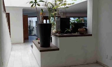 Casa en Renta en Tecamachalco en esquina con dos entradas