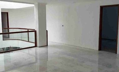 Casa en Renta en Tecamachalco en esquina con dos entradas