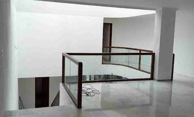 Casa en Renta en Tecamachalco en esquina con dos entradas