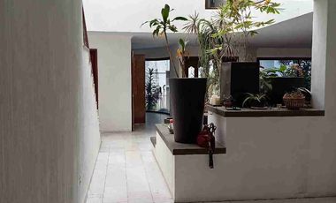 Casa en Renta en Tecamachalco en esquina con dos entradas