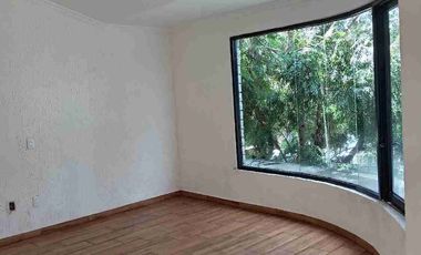 Casa en Renta en Tecamachalco en esquina con dos entradas