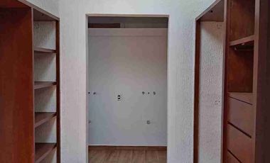 Casa en Renta en Tecamachalco en esquina con dos entradas