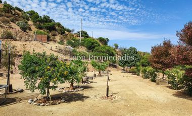 Leon Propiedades vende parcela con casa en condominio, Sector Miraflores, Curacaví.