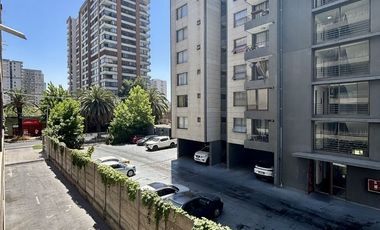 Se vende departamento 2 dormitorios,  2 baños, estacionamiento y bodega en San Miguel a pasos de metro Lo Viel