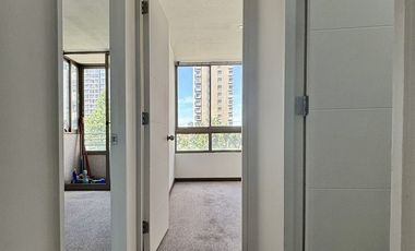 Se vende departamento 2 dormitorios,  2 baños, estacionamiento y bodega en San Miguel a pasos de metro Lo Viel