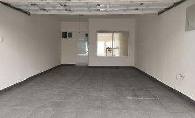 Casa nueva de 3 recámaras con amplio jardín en la Col. Ejido 1ro. de mayo sur