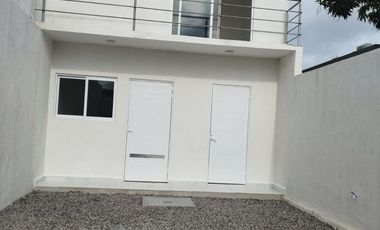 Casa nueva de 3 recámaras con amplio jardín en la Col. Ejido 1ro. de mayo sur