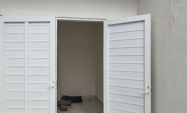 Casa nueva de 3 recámaras con amplio jardín en la Col. Ejido 1ro. de mayo sur