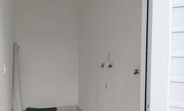 Casa nueva de 3 recámaras con amplio jardín en la Col. Ejido 1ro. de mayo sur