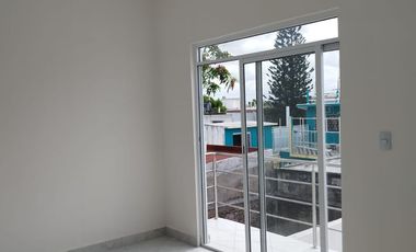 Casa nueva de 3 recámaras con amplio jardín en la Col. Ejido 1ro. de mayo sur