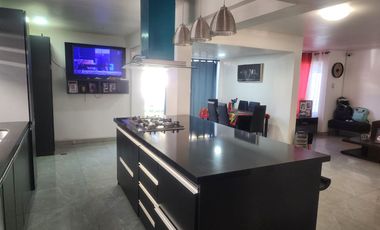 Hermosa Casa en venta Avda.Los Halcones Larapinta, Lampa