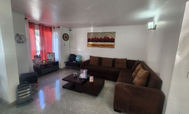 Hermosa Casa en venta Avda.Los Halcones Larapinta, Lampa