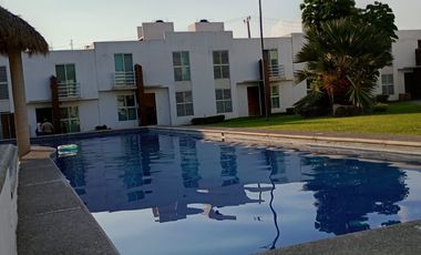 RENTA CASA BOSQUES DE GALERÍAS EN JIUTEPEC