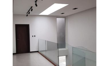 ALQUILER DE CASA MODERNA Y ESPACIOSA – URBANIZACIÓN PORTOFINO, KM 11.5 VÍA A LA COSTA