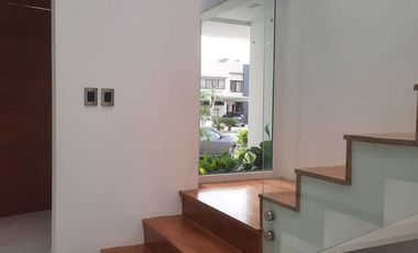 ALQUILER DE CASA MODERNA Y ESPACIOSA – URBANIZACIÓN PORTOFINO, KM 11.5 VÍA A LA COSTA