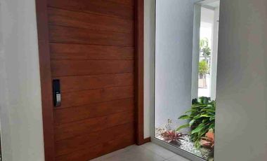 ALQUILER DE CASA MODERNA Y ESPACIOSA – URBANIZACIÓN PORTOFINO, VÍA A LA COSTA