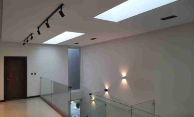 ALQUILER DE CASA MODERNA Y ESPACIOSA – URBANIZACIÓN PORTOFINO, VÍA A LA COSTA