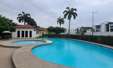 En Alquiler – Lujoso Departamento con Vista Panorámica al Río | Isla Mocolí, Samborondón