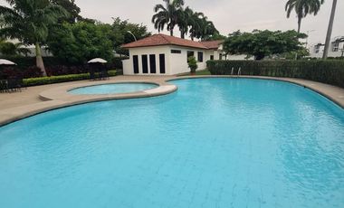 En Alquiler – Lujoso Departamento con Vista Panorámica al Río | Isla Mocolí, Samborondón