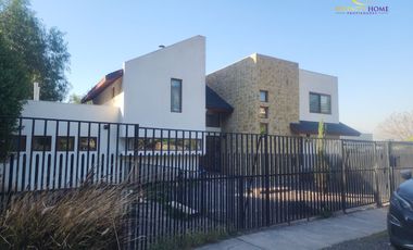 Hermosa Casa Condominio La Reserva Chicureo Colina