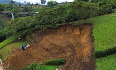 LOTE CAMPESTRE EN VENTA VIA DOSQUEBRDAS -SANTA ROSA