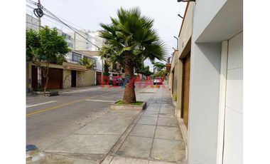 Alquilo Departamento De Un Dormitorio - 65 M2 En Santiago De Surco