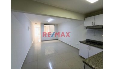 Alquilo Departamento De Un Dormitorio - 65 M2 En Santiago De Surco