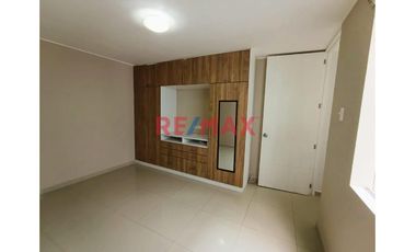 Alquilo Departamento De Un Dormitorio - 65 M2 En Santiago De Surco