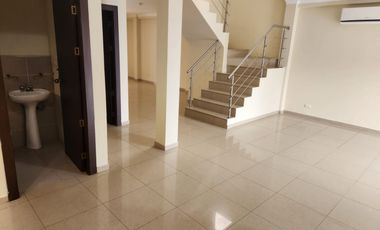 Ciudad Celeste, Renta de linda casa 4 dormitorios con estudio sin muebles