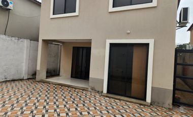 Ciudad Celeste, Renta de linda casa 4 dormitorios con estudio sin muebles