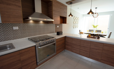 VENTA DE CASA POR CARRETERA RIOVERDE EN PRIVADA