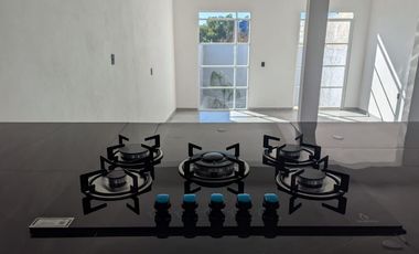 CASA EN VENTA ESTILO MEDITERRÁNEO $1,750,000