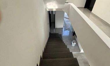 CASA EN VENTA ESTILO MEDITERRÁNEO $1,750,000