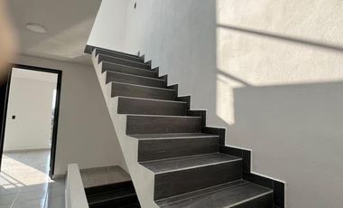 CASA EN VENTA ESTILO MEDITERRÁNEO $1,750,000