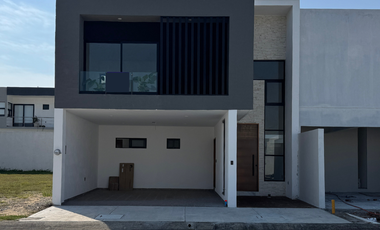 LOMAS DEL DORADO CASA EN VENTA CON ALBERCA CIRC. LAGOS Y LAGUNAS