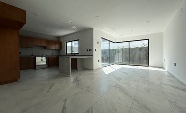 LOMAS DEL DORADO CASA EN VENTA CON ALBERCA CIRC. LAGOS Y LAGUNAS