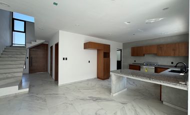 LOMAS DEL DORADO CASA EN VENTA CON ALBERCA CIRC. LAGOS Y LAGUNAS
