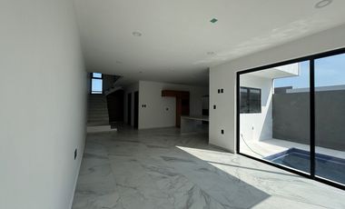 LOMAS DEL DORADO CASA EN VENTA CON ALBERCA CIRC. LAGOS Y LAGUNAS