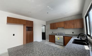 LOMAS DEL DORADO CASA EN VENTA CON ALBERCA CIRC. LAGOS Y LAGUNAS
