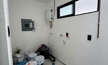 LOMAS DEL DORADO CASA EN VENTA CON ALBERCA CIRC. LAGOS Y LAGUNAS