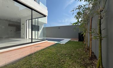LOMAS DEL DORADO CASA EN VENTA CON ALBERCA CIRC. LAGOS Y LAGUNAS