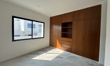 LOMAS DEL DORADO CASA EN VENTA CON ALBERCA CIRC. LAGOS Y LAGUNAS