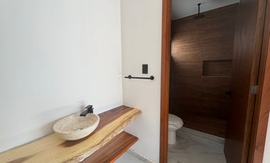 LOMAS DEL DORADO CASA EN VENTA CON ALBERCA CIRC. LAGOS Y LAGUNAS