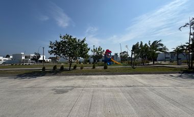 LOMAS DEL DORADO CASA EN VENTA CON ALBERCA CIRC. LAGOS Y LAGUNAS