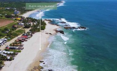 se venden terrenos con bonita vista al mar, en playa agua blanca, puerto Esc oax.