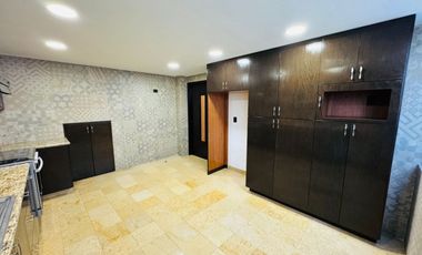 Casa en venta con coworking independiente en Residencial Esmeralda, Zona Ánimas