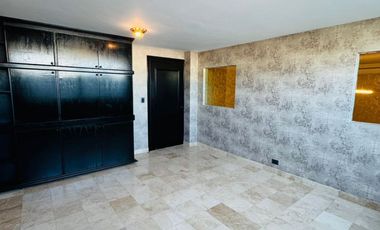 Casa en venta con coworking independiente en Residencial Esmeralda, Zona Ánimas